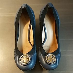 Tory Burch Blue Chelsea Wedges - Brass Logo Sz. 7M